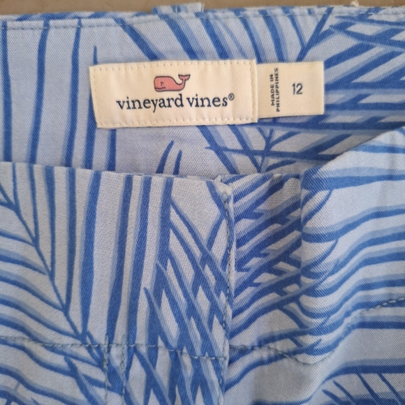 Vineyard Vines Geometric Blue Shorts NWOT Size 12 - Picture 5 of 9